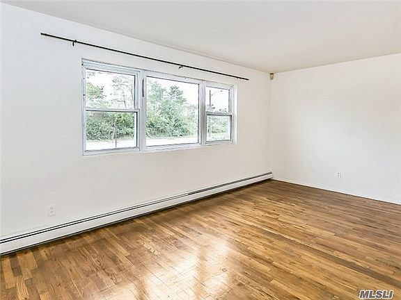 2nd image of 366 W John St