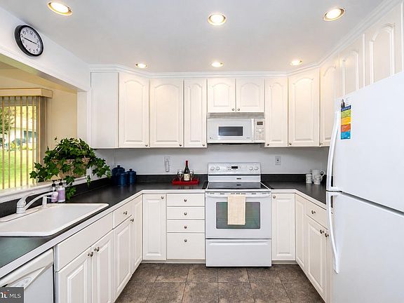 3rd image of 15400 Short Ridge Ct #42-A