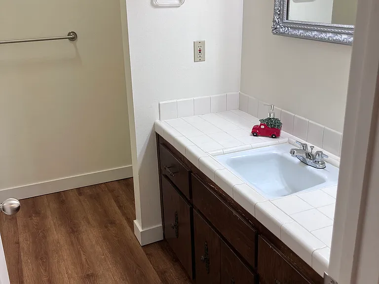 2526 E Andrews Ave #101 — Photo 11