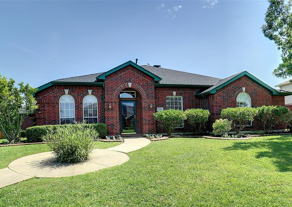 1st image of 3216 Elmwood Dr
