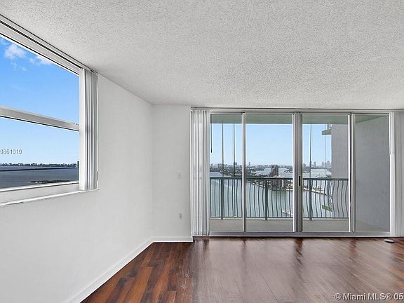 3rd image of 1752 N Bayshore Dr #35A