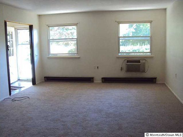 2nd image of 9 Hamilton Lane #D