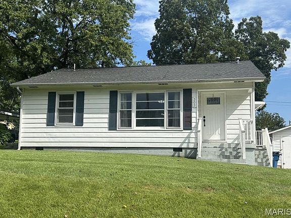 3rd image of 303 Idalia Rd