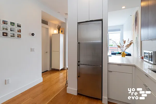 Sold by Yoreevo, LLC | media 6