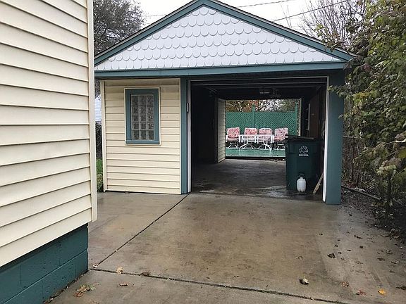 4th image of 8530 Saratoga Ave
