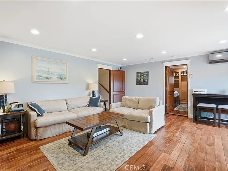 5348 Doris Way — Photo 46