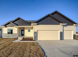 21126 Hartman Ave, Elkhorn, NE 68022