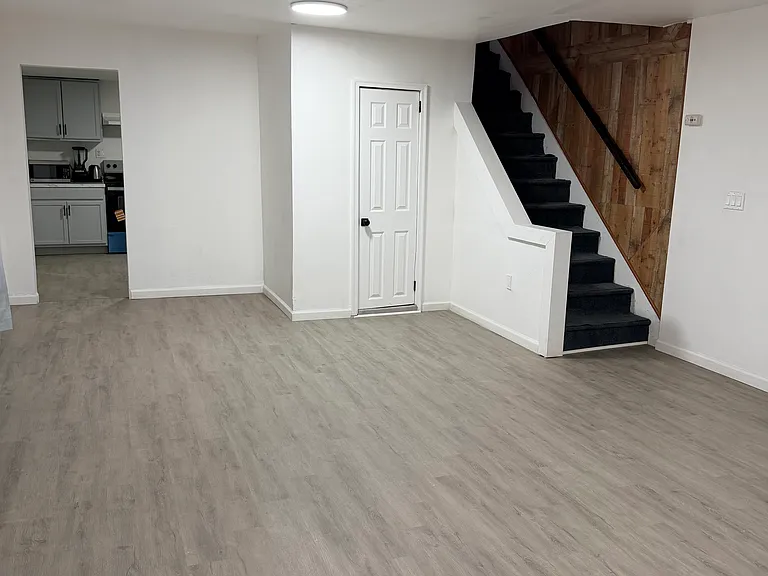 14R Phoenix St — Photo 4