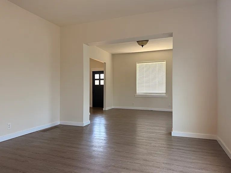 3705 McKinley Ave — Photo 9