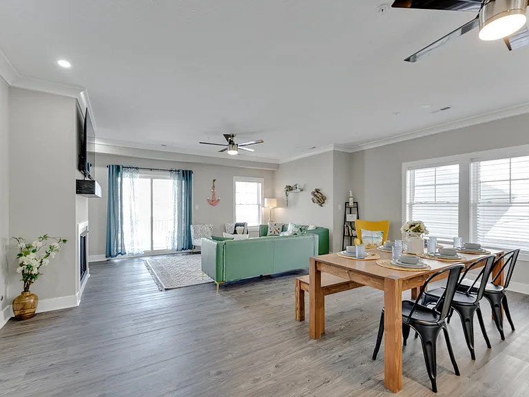 514 22nd St #200 — Photo 4