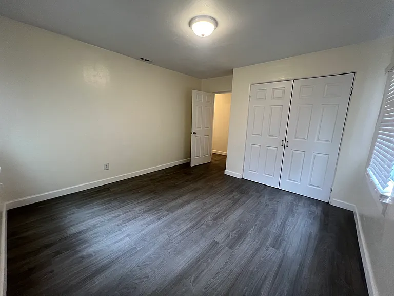 1241 Kennedy Ave — Photo 8