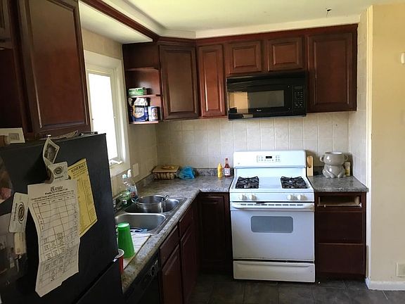 3rd image of 14 Fir Ave