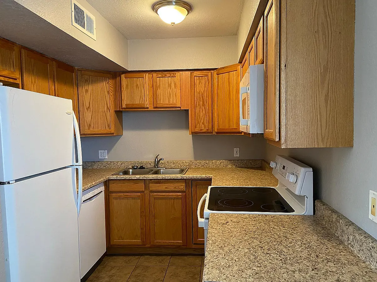 2 bed, 780 sqft, $1,800 — Photo 4