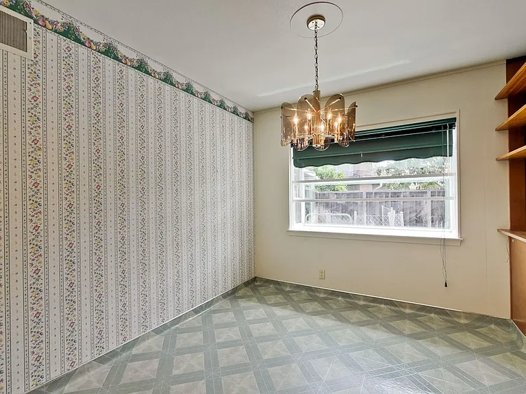 160 Kit Carson Ct — Photo 23