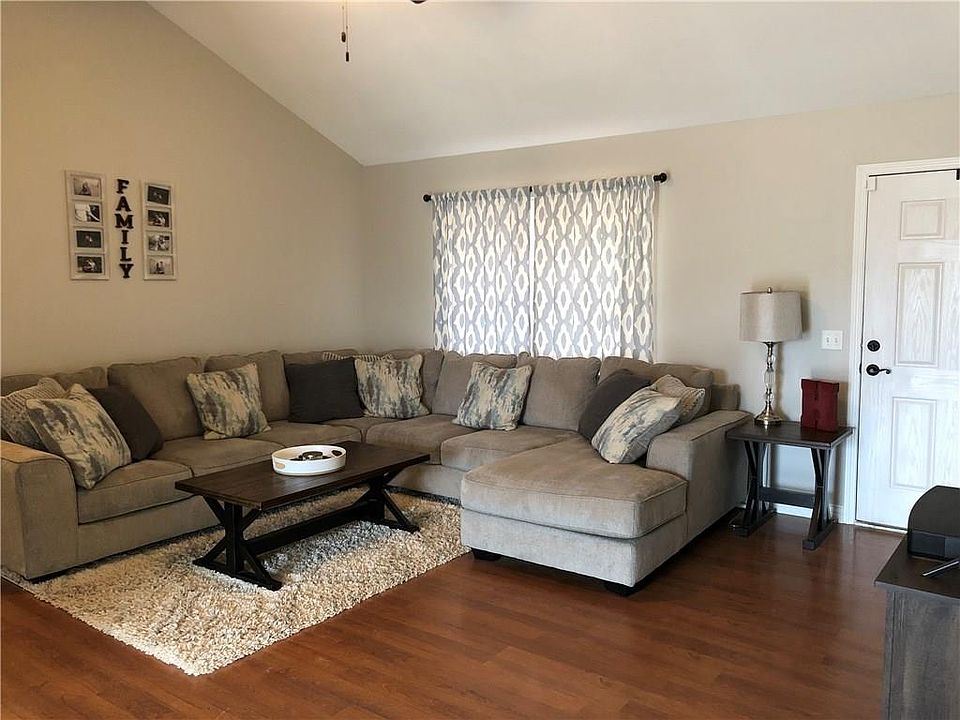 1st image of 519 Stowers Ave