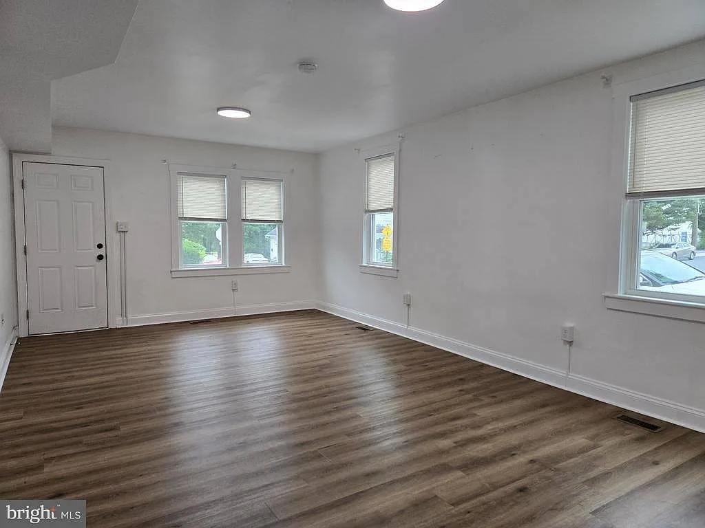 2 bed, 800 sqft, $1,450 — Photo 2