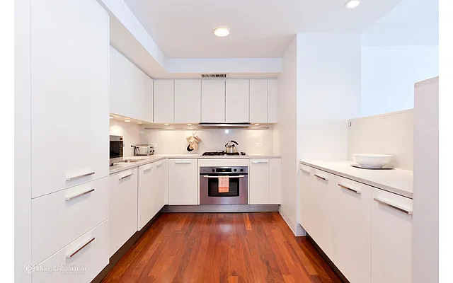 Rented by Douglas Elliman | media 15