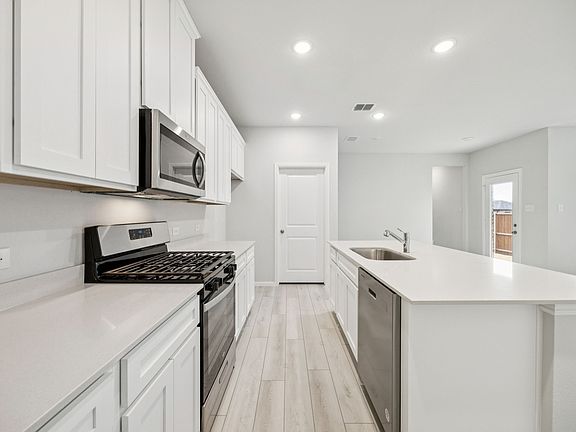 4th image of 1816 Acosta Dr
