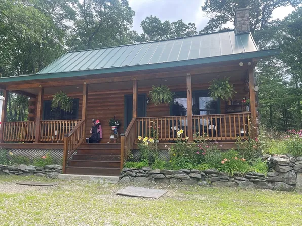 149 Nichewaug Rd, Petersham, MA 01366