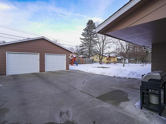 5th image of 1318 19th St W