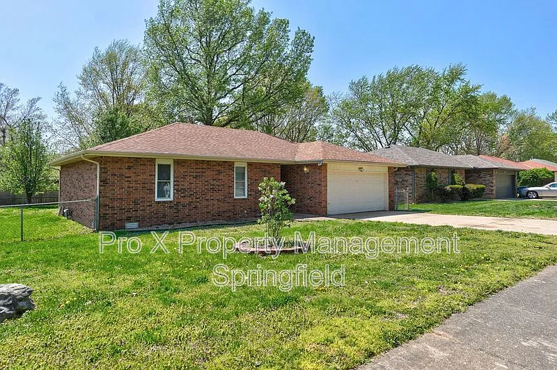 3 bed, 2.0 bath, $1,525 — Photo 2