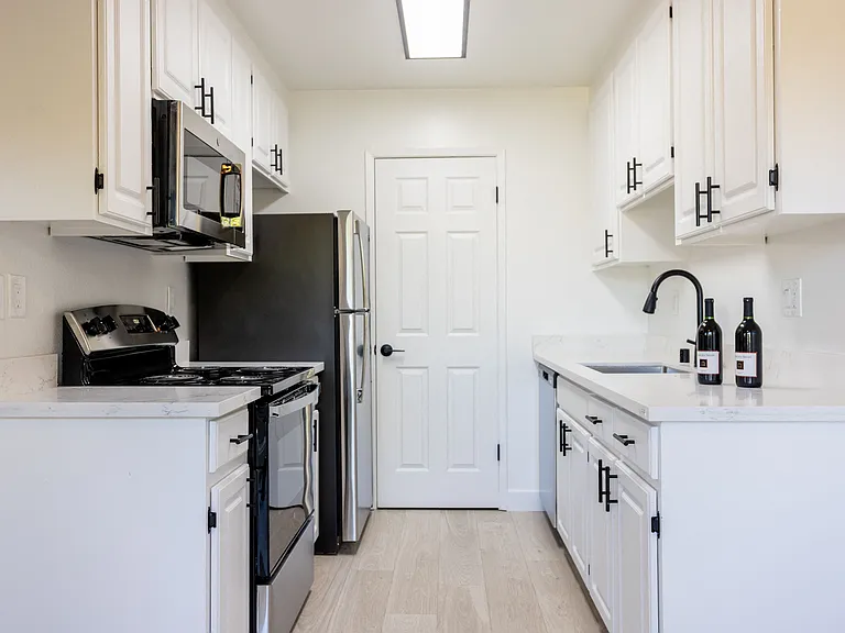 Campbell West Apartments — Photo 16