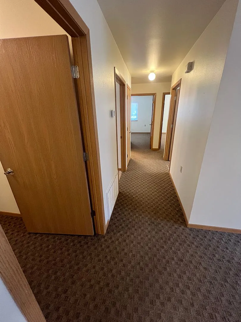 Lampe Estates 295 — Photo 4