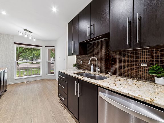 5th image of 1726 Southbridge Ct