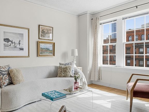4th image of 534 Beacon St APT 403