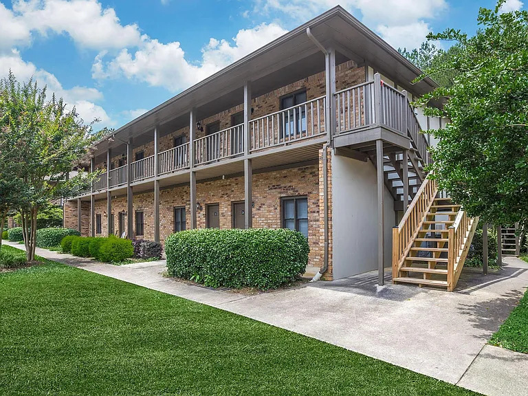 Welcome to Guest House, where comfort meets convenience. Enjoy well-designed units surrounded by lush landscaping and inviting outdoor spaces. Make this vibrant community your new home. Schedule a visit today to see for yourself!