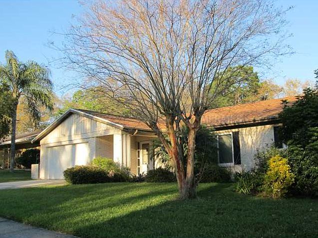 1st image of 16 Harbor Woods Dr