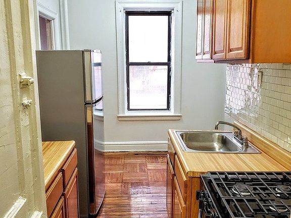 4th image of 277 Eastern Pkwy APT 3L