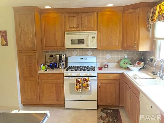 3rd image of 5808 N Imperial Dr