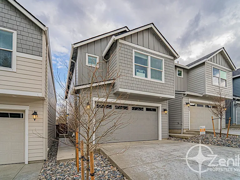 4939 NE 2nd Ct — Photo 4