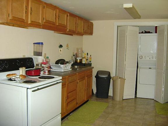 2nd image of 1025 N Arthur St