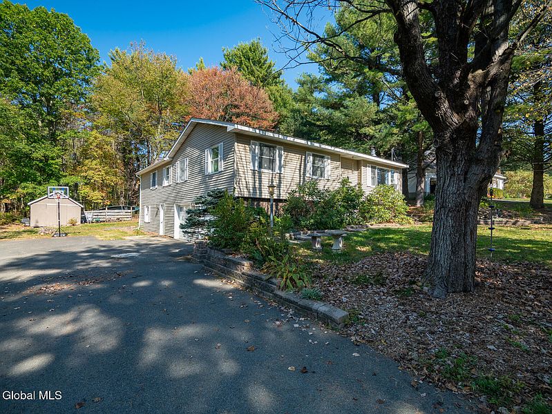 3rd image of 1709 Julianne Drive