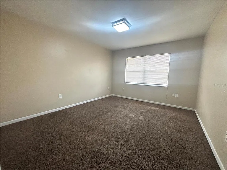 468 Oregon Ave — Photo 6