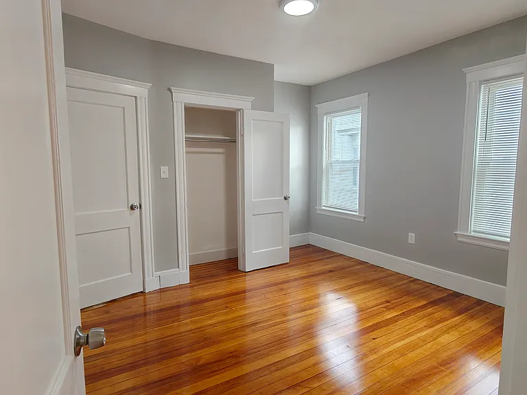 832 Fellsway — Photo 4