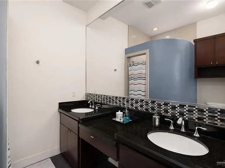 1304 E Pineridge Ave #B — Photo 7