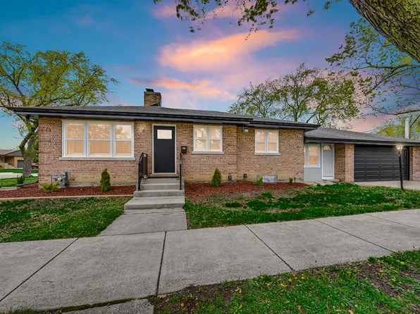 8101 N Octavia Ave, Niles, IL 60714