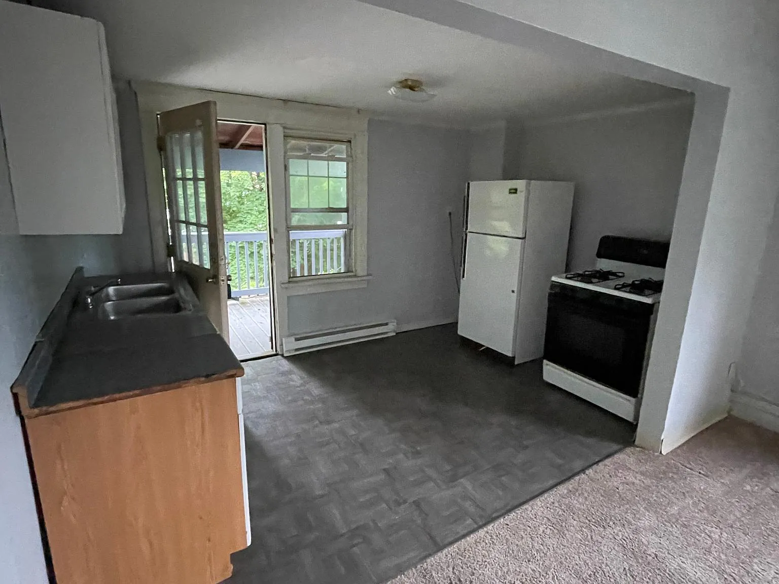 1491 Chippewa Ave — Photo 1