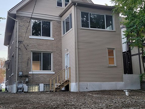 3rd image of 2228 N La Salle Gdns