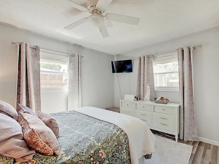 210 Woodland Dr — Photo 9