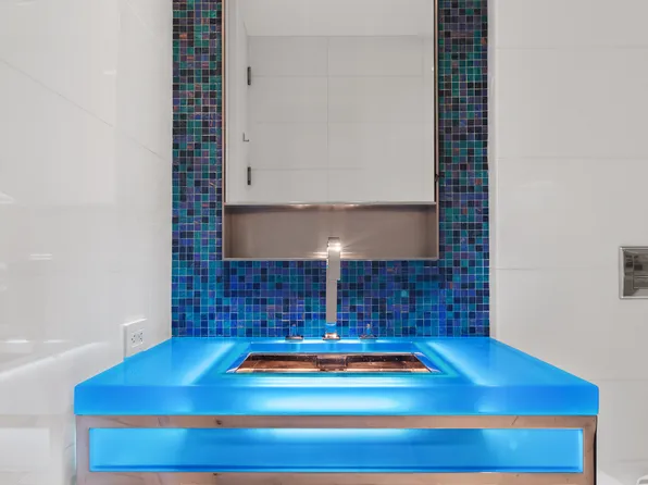 845 United Nations Plaza image 30 of 33