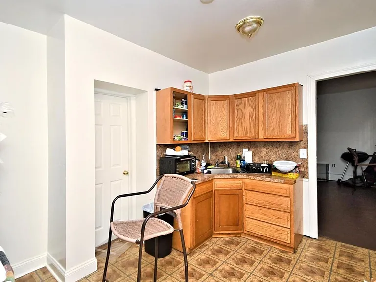 1707 W Montgomery Ave — Photo 5