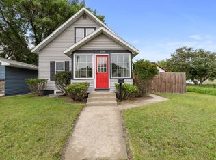 590 8th St NW, Minot, ND 58703