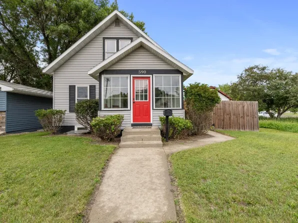 590 8th St NW, Minot, ND 58703