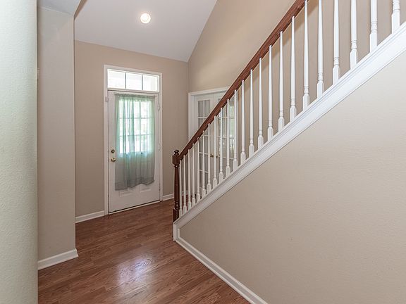 4th image of 15455 Clearbrook St