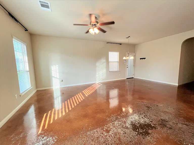 4505 Senda Ln — Photo 3