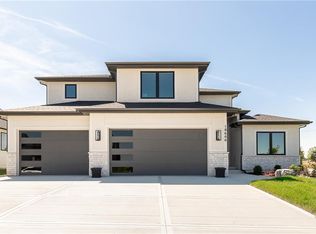 18601 Ironwood St, Overland Park, KS 66085